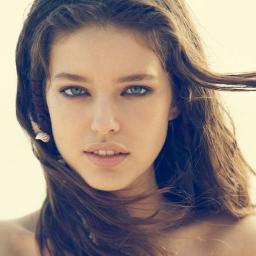 Idol : @emilydidonato1