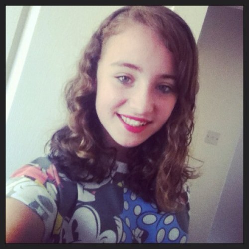 Follow @Anna_jane_122