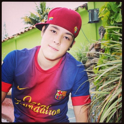 Instagram: luiselabrador