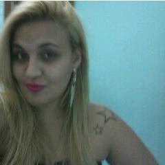 amor é sofredor, é benigno; o amor não é invejoso; o amor não trata com leviandade, não se ensoberbece.