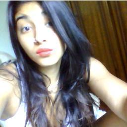 Amar a nossa falta mesma de amor, e na secura nossa
amar a água implícita, e o beijo tácito, e a sede infinita