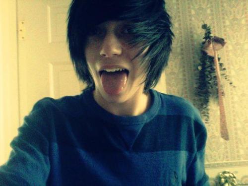 Hey, I'm Damon. c: I'm 16, I love bands and I'm in love with my fiancé, Connor :3 I don't bite cx [RP]