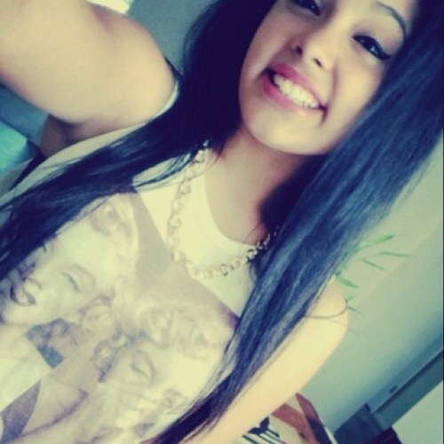 Hey Im Eleanor But Pepole Call Me By My Secound Name Im | 16 | && Single &&...Yeah  Bye. ^_^