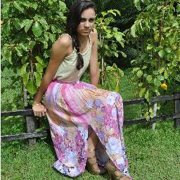 15 aninhos,taurina e MODELO..
Whatsapp : 96409551