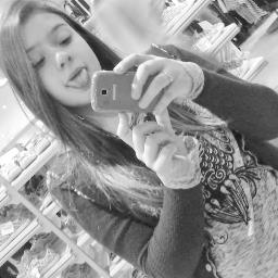Karina, 13 - Brasil