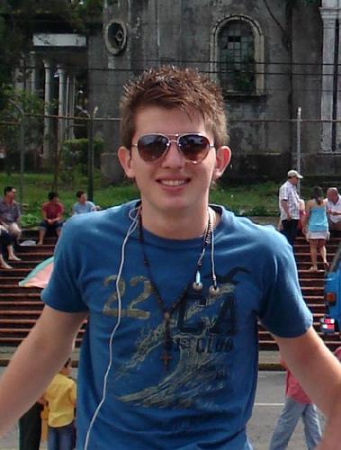 Soy aventurero, innovador. Estudiante de Ingenieria Civil.