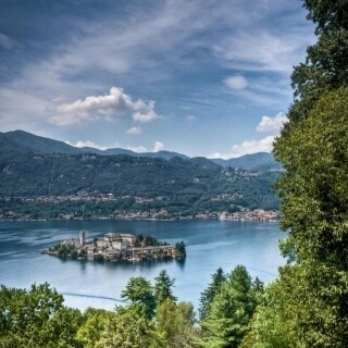 mama121121's profile picture. ‏تغريدي بالحزن لايعني انه يستعمررني و ‏قد اكتبُ عن الفقدُ كثيرًا لكني لا ارتجِي عوُدة احد .. الخاص ممنوع ..