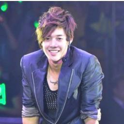 Kim Hyun Joong delisiyim... :D