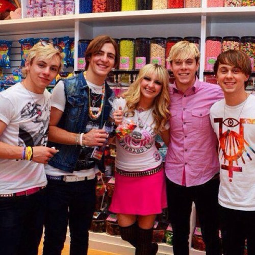 Proud to be part of #R5family!!
Let haters hate cause there the only one who think you better than them!!!