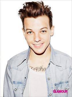 HEY GUYS CAN YOU FOLLOW @NouisOfficial, SHE HAVE NO FRIEND :( THANK YOU, I LOVE YOU :)xox