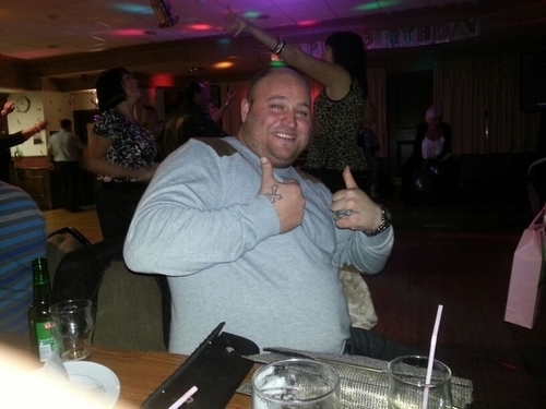 big fella who enjoys a laugh and is Newcastle mad... love me two kids more then the world