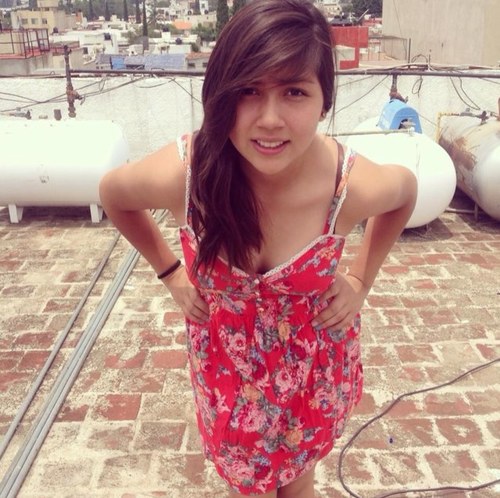 LolaAmee's profile picture. Se que tienes novia y que te trata bieen pero no como yo, yo te trato al 100 ((88))