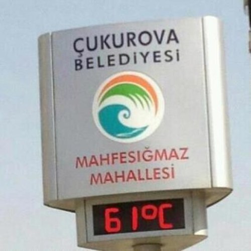 Adanalıya neden boynun eğri diye sormuşlar açın hele şu klimayı demiş.