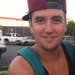 Logan Henderson. 1/4 of Big Time Rush c: I like kittens and stuff! [FL/Gay]