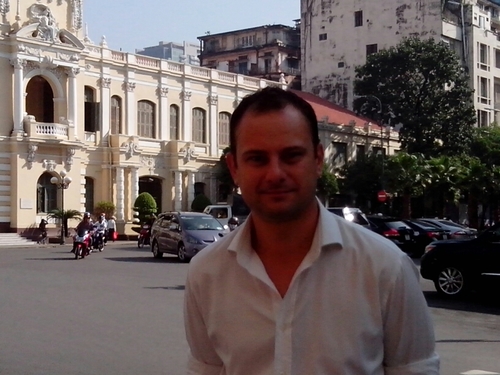 Damo_au1's profile picture. The only way to really understand the world is to see it. Views my own.