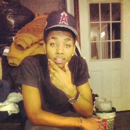 Emmcee Master- I Leave Niggas Senseless When I Use More Than My 5 Senses  Official Account @PrinceJayDivine princejaytheprophet@gmail.com http://t.co/VrC2sP2kEx