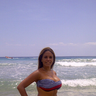 MariaYasminR's profile picture. 