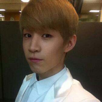 H_ENRY_LAU's profile picture. 이쁘면좋아요