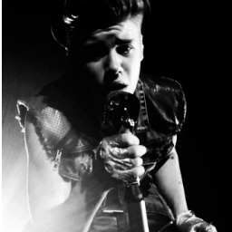 Just a fan waiting for his greatest dream: know your idol.