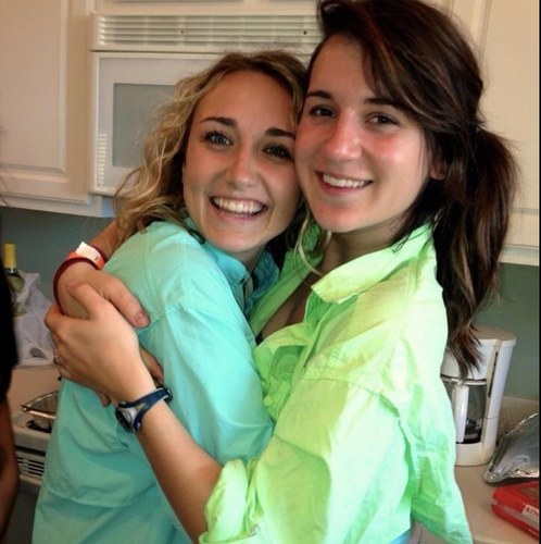 carolinemh2345's profile picture. 