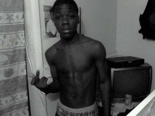 R.I.P My Big Bro Aj/God First / Jus Doing/ Me Life Too Good To Worry Bout Bitches/Trying To Reach My Goals/ Follow Muh Still «-----