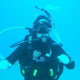 amandaellis908's profile picture. Love to go diving and to increase my pet business and love to travel the world