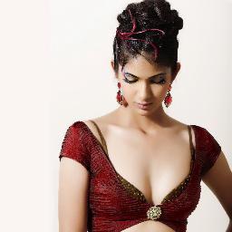 vandivar's profile picture. Nishamani Duruge Excellent eye contact designers