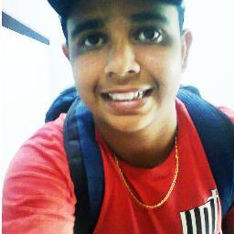 Sempre feliz teno ser apenas. enfrento cada dificuldade com sorriso no rosto.
