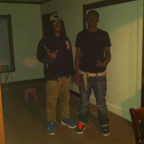 aw ma niggaz iz #Wunno3 & get money fuck hoes misson complete!!! #LAMESMG #NoTellin  Follow my Twin @REALNIGGAAK103 !!!