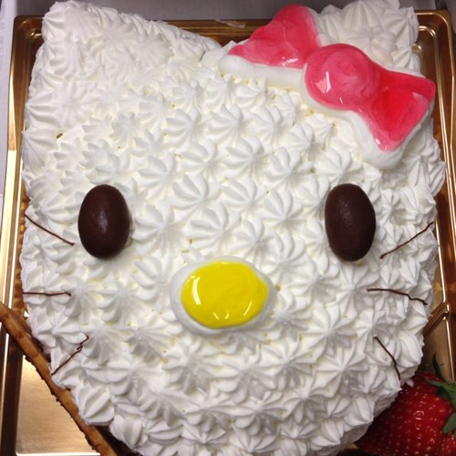 I love Hello kitty♡ キティーちゃん好きさん宜しくお願いしますm(_ _)m♡キティちゃん好きな方ならフォロー100%返します♡アピって下さい＼(^o^)／