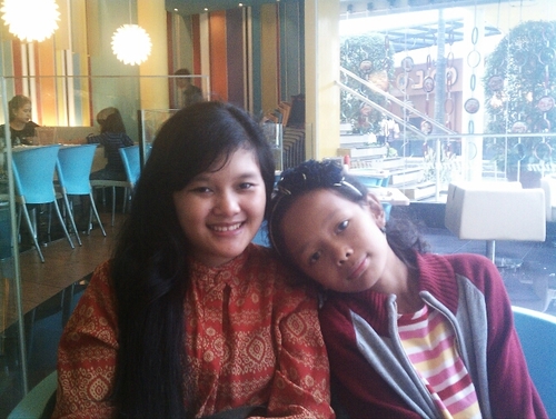 @Rifdahmei &@syifannyputri best frend forever.komplek BuanaCitraCiwastra♥||06-04-2003|| Always support Chelsea FC || #CFC !!Bandung _Indonesia