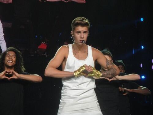 I greatly admire justin bieber,One Direction,Taylor Swift,Demi Lovato, they are the inspiration of my life♥
