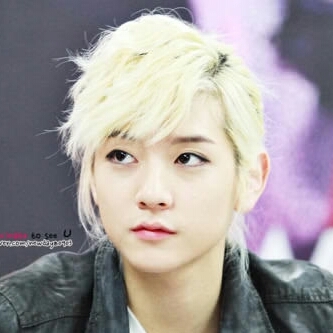 สวัสดีครับ ผมเร็น นิวอีสท์ บอทครับบ ฟอลกันมาเยอะๆนะครับ   Hello I'm NU'EST Ren (bot) Pls. Follow me keke'