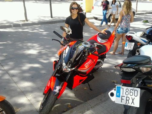 yo no soy rara,soy EDICION LIMITADA, No soy antipatica,soy SIMPATICA SELECTIVA.Ahora pienso como una cabrona y actuo como una DAMA..;-)