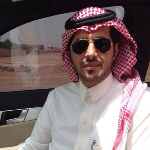 حينَ يسالونيَ عنككَ ﺳأقولَ آجملَ منَ سكنَ قلبيَ ....♡̷̷̷̷̷̷̷›̵ا  .. النصر موطني ،