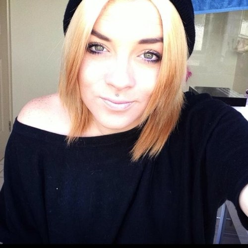 • 21 • single • i hate nearly everyone • 
kik - minnxx
