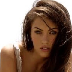 Megan Denise Fox adalah seorang aktris dan model berkebangsaan Amerika Serikat. Dilahirkan di Rockwood, Tennesse. Dia berkarier di dunia film sejak tahun 2001.