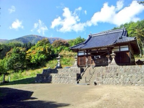 信州青木村の山深き秘境にある婚活・縁結びパワースポット 「恋渡神社」 のご紹介。 / 願い事はWebで投稿。願い事を「Web祈願札」として無料で神社へ奉納（代理奉納）いたします。 / 「NPO法人リージョン・トライ」がサポートいたします。