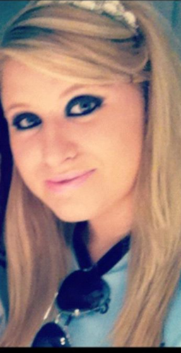 FeeeeBee's profile picture. Tweet Tweet