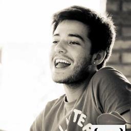 Aquariano, 20 anos, carioca, vascaíno..........