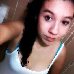 -Me llamo Zaira soy Buena onda  Simpatica ~  Caprichosa ~  Un poco loca  ~ Me gusta jugar xbox me gusta el futbol  AMO ONE DIRECTION