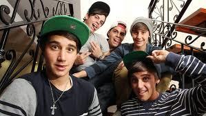 BOYBAND FANATIC!! The WANTED, One Direction, 5sos, Lawson, District3, JLS, Twenty Twenty, McFly, The Vamps...
LOVE JANOSKIANS!! 3