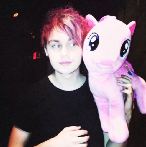 PLEASE FOLLOW MY MAIN ACCOUNT @obscurezarry