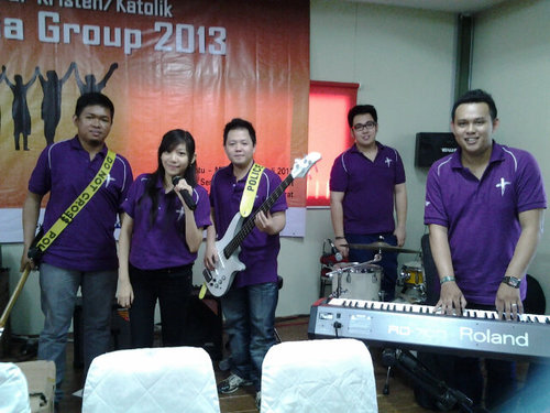 We are Railway!! ☺ Bass: @Feribass1 • Keys & Voc: @yason_halim • Drum: @Aldo_Ethelbert • Guitar: @wega_77 • Need a band for your event? CP: +628999710707 - Feri