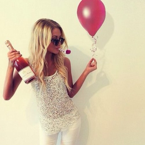♛ I am a princess, with the definition of a diva, that was blessed to be a blonde ♛