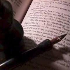 Amante de la voz del silencio, productor imaginario de las historias en paginas... La lectura mi adicción predilecta
