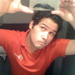 chef  de profesión , de 25 años . un persona responsable y sobre todo  autentico :)