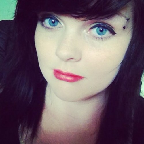 Grahamcrackersb's profile picture. Love to hangout with friends, listen to music, thunder storms, animal fanatic, dye hair, tattoos & percings and smoke the sticky icky ^-^