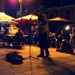 Me gusta emborracharme y cantar a gente borracha.