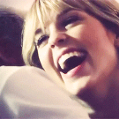 ♫ Eu Gosto Quando Você Vem Pra Me Abraçar, Então Vem ♫ @MicaelBorges_ @sophiaabrahao
(~~ 25/03/12 ~~)